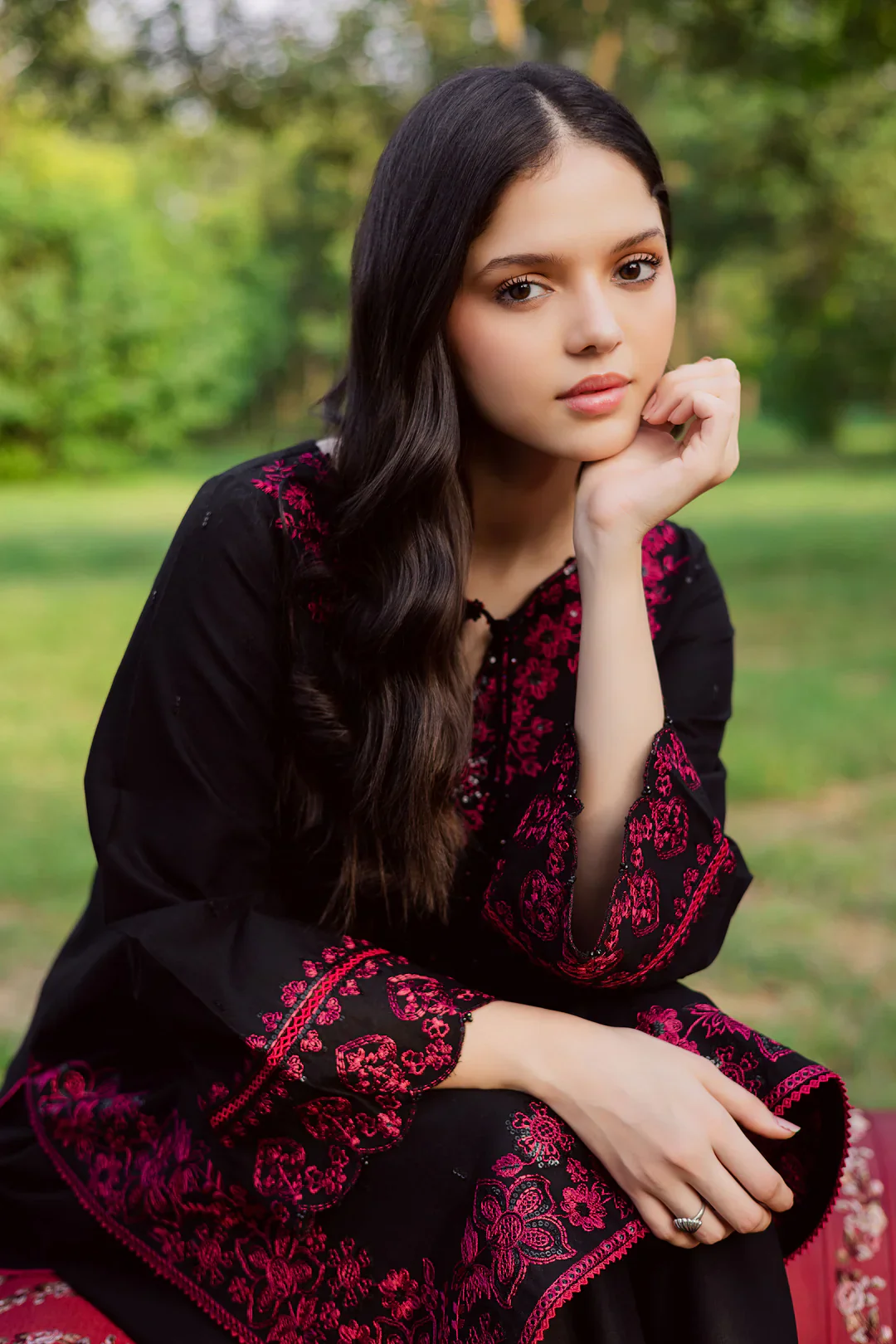 Husn 2-PIECE - Image 5